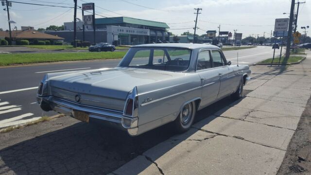 Buick LeSabre 1963 image number 1