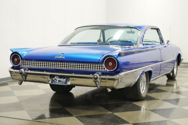 Ford Galaxie 1961 image number 12