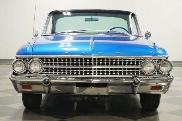 Ford Galaxie 1961 image number 19