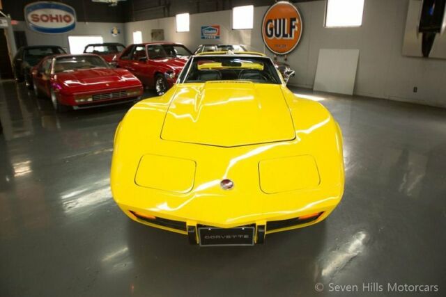 Chevrolet Corvette 1976 image number 21