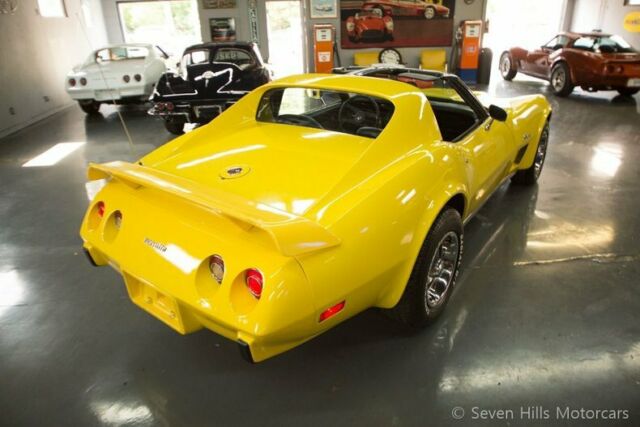 Chevrolet Corvette 1976 image number 24