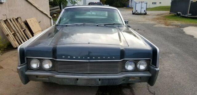 Lincoln Continental 1966 image number 2