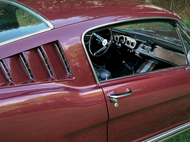 Ford Mustang 1965 image number 17