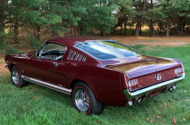 Ford Mustang 1965 image number 2