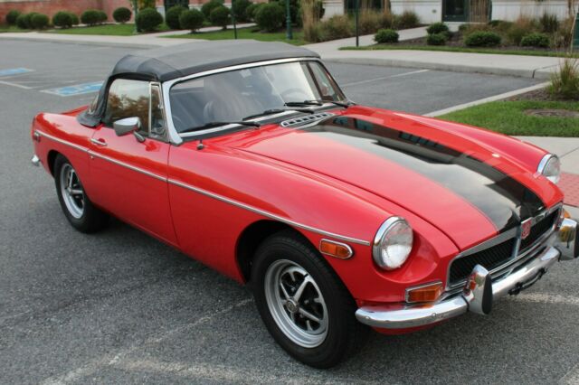 MG MGB 1974 image number 2