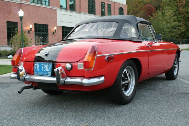 MG MGB 1974 image number 22