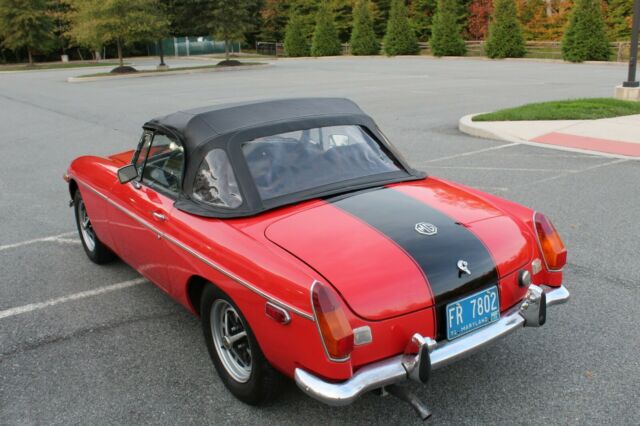 MG MGB 1974 image number 26