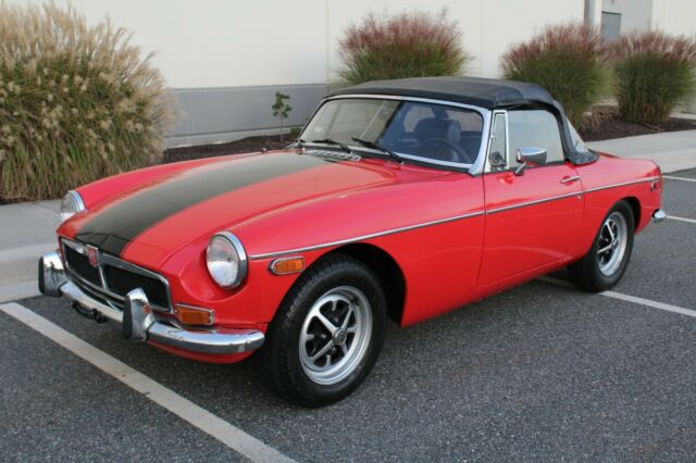 MG MGB 1974 image number 28