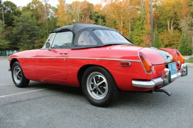 MG MGB 1974 image number 44