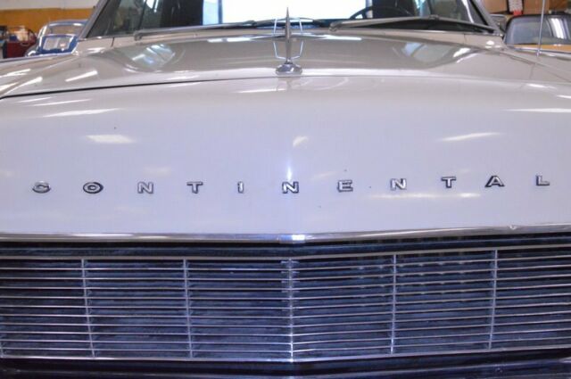 Lincoln Continental 1967 image number 44