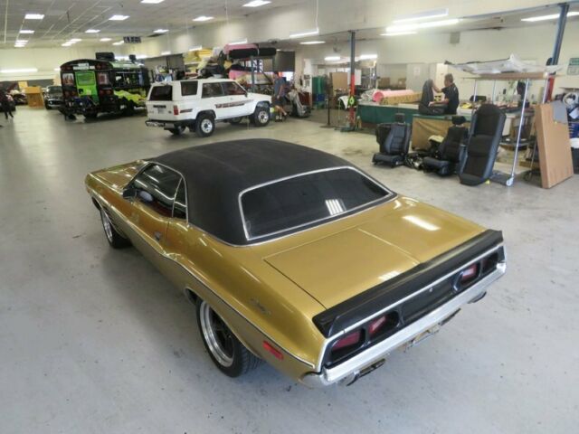 Dodge Challenger 1972 image number 16