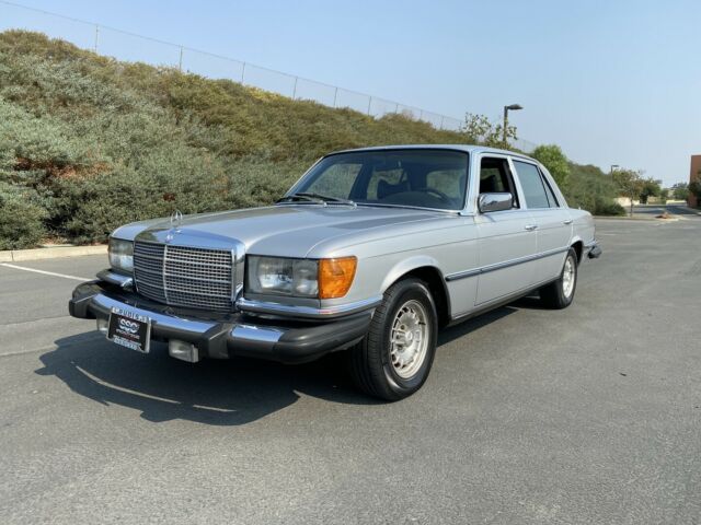 Mercedes-Benz 400-Series 1979 image number 0