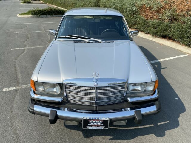 Mercedes-Benz 400-Series 1979 image number 18