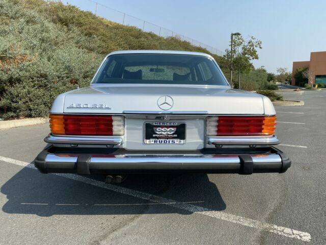 Mercedes-Benz 400-Series 1979 image number 31