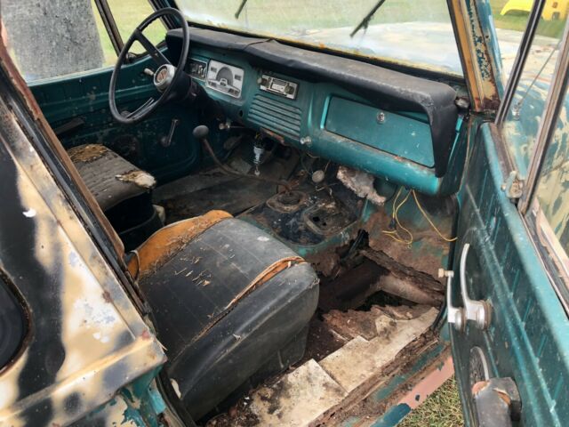 Jeep Commando 1967 image number 2