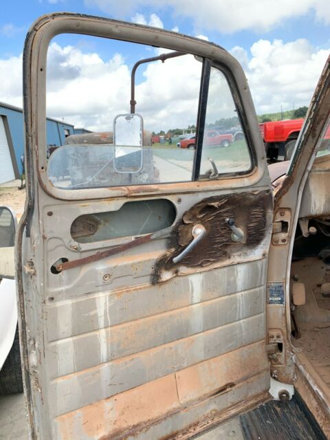 Chevrolet C/K Pickup 3500 1955 image number 26