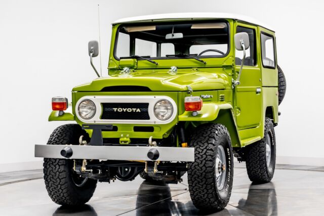 Toyota FJ Cruiser 1976 image number 3