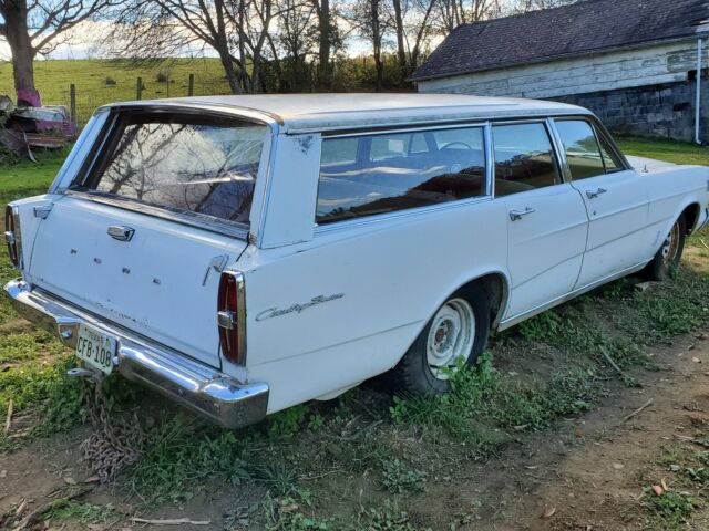 Ford Country Squire 1966 image number 2