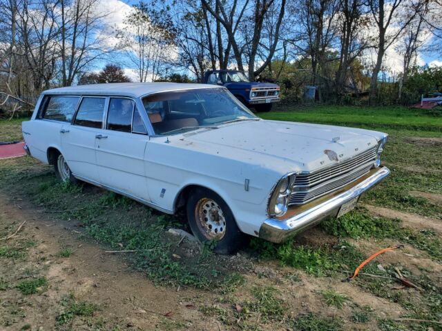 Ford Country Squire 1966 image number 31