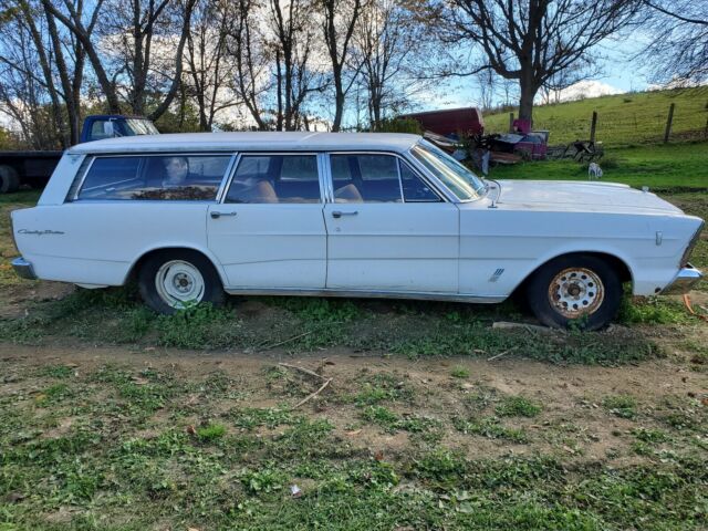 Ford Country Squire 1966 image number 32