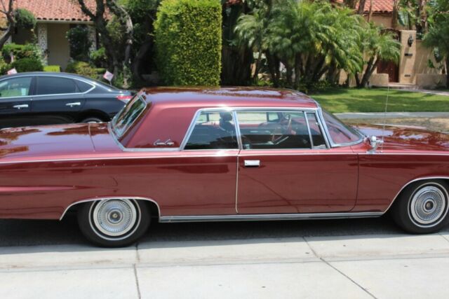 Chrysler Imperial 1966 image number 0