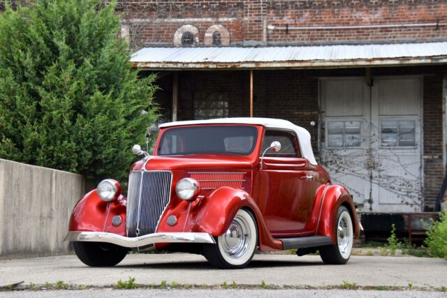 Ford Model 68 Deluxe Cabriolet 1936 image number 0