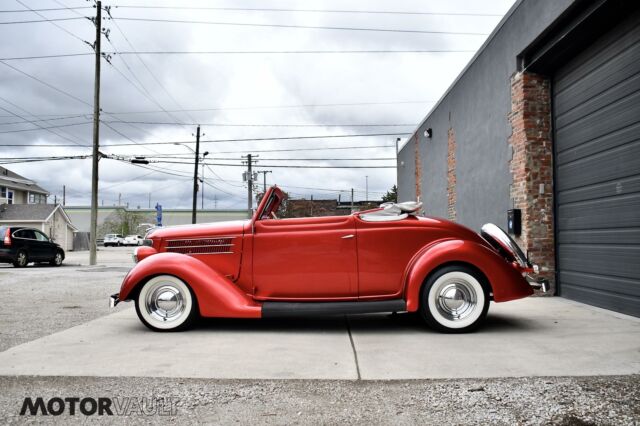 Ford Model 68 Deluxe Cabriolet 1936 image number 20