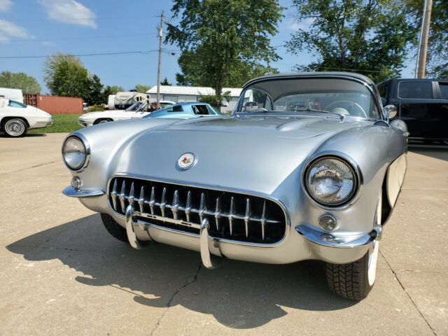 Chevrolet Corvette 1956 image number 1