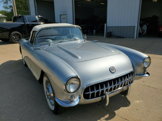 Chevrolet Corvette 1956 image number 12