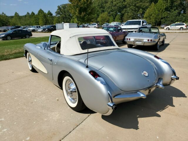 Chevrolet Corvette 1956 image number 14