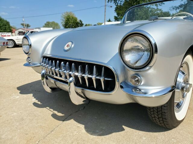 Chevrolet Corvette 1956 image number 16