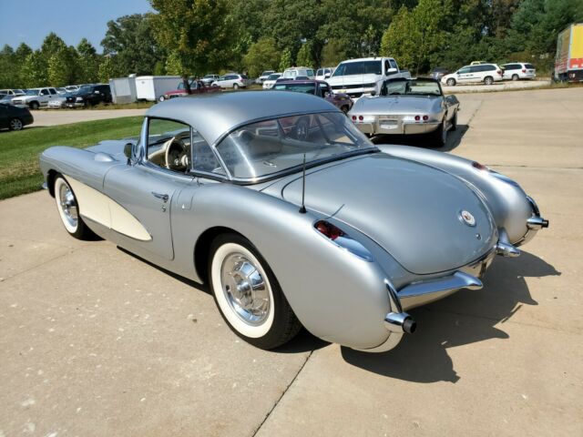 Chevrolet Corvette 1956 image number 9