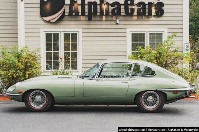 Jaguar E-Type 1969 image number 27