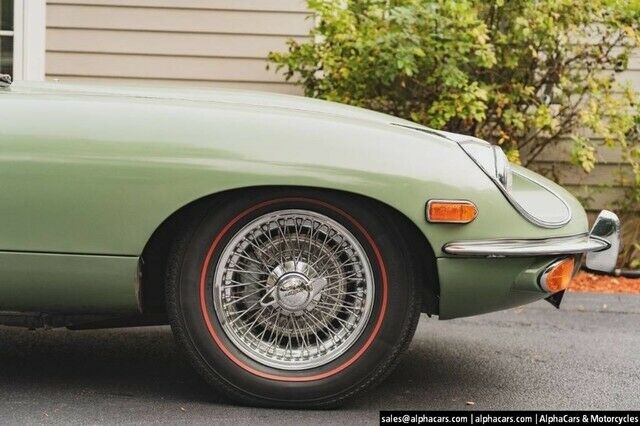 Jaguar E-Type 1969 image number 38