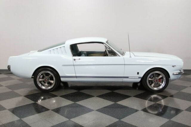 Ford Mustang 1965 image number 14