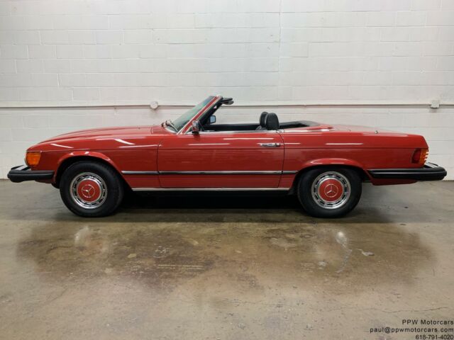 Mercedes-Benz SL-Class 1977 image number 0