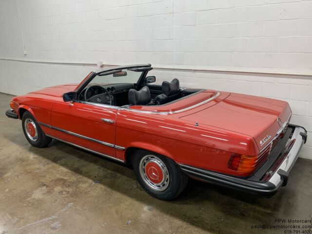 Mercedes-Benz SL-Class 1977 image number 17