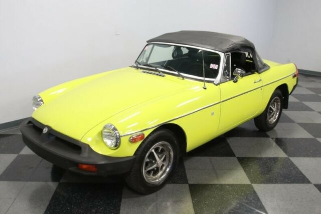 MG MGB 1975 image number 23