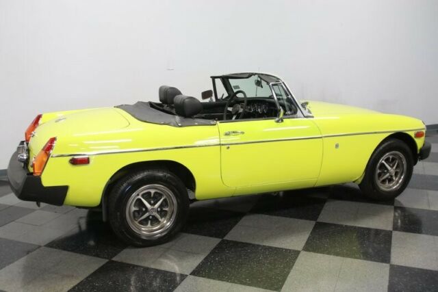 MG MGB 1975 image number 38