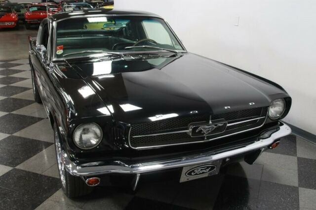 Ford Mustang 1965 image number 18