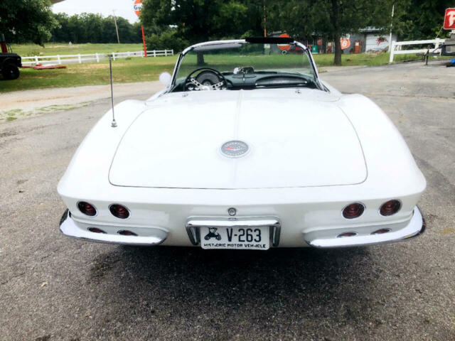 Chevrolet Corvette 1961 image number 5