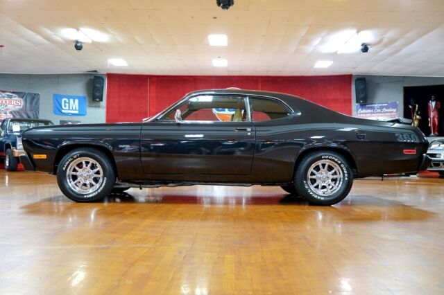 Plymouth Duster 1974 image number 9