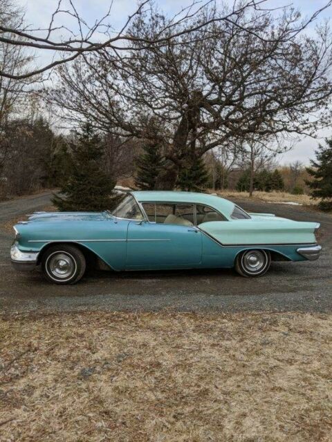 Oldsmobile Eighty-Eight 1957 image number 0