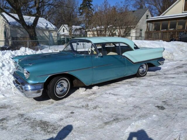 Oldsmobile Eighty-Eight 1957 image number 18