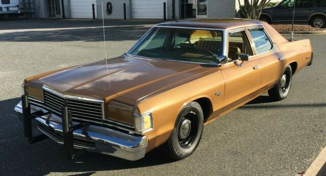 Dodge Monaco 1977 image number 0