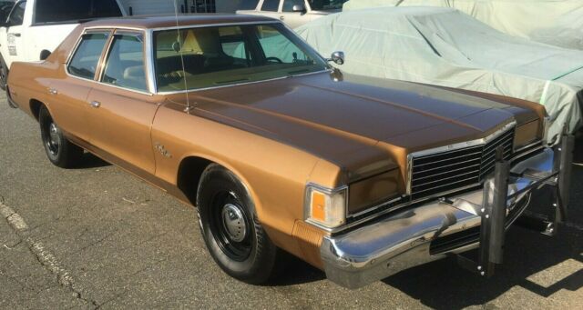 Dodge Monaco 1977 image number 13