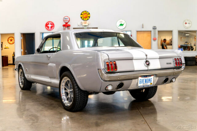 Ford Mustang 1966 image number 2