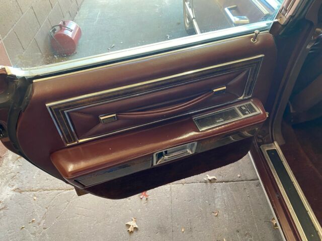 Lincoln Continental 1979 image number 19