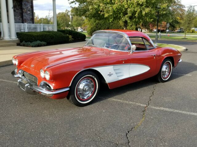 Chevrolet Corvette 1961 image number 0