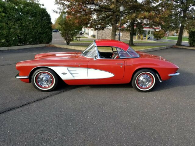 Chevrolet Corvette 1961 image number 17